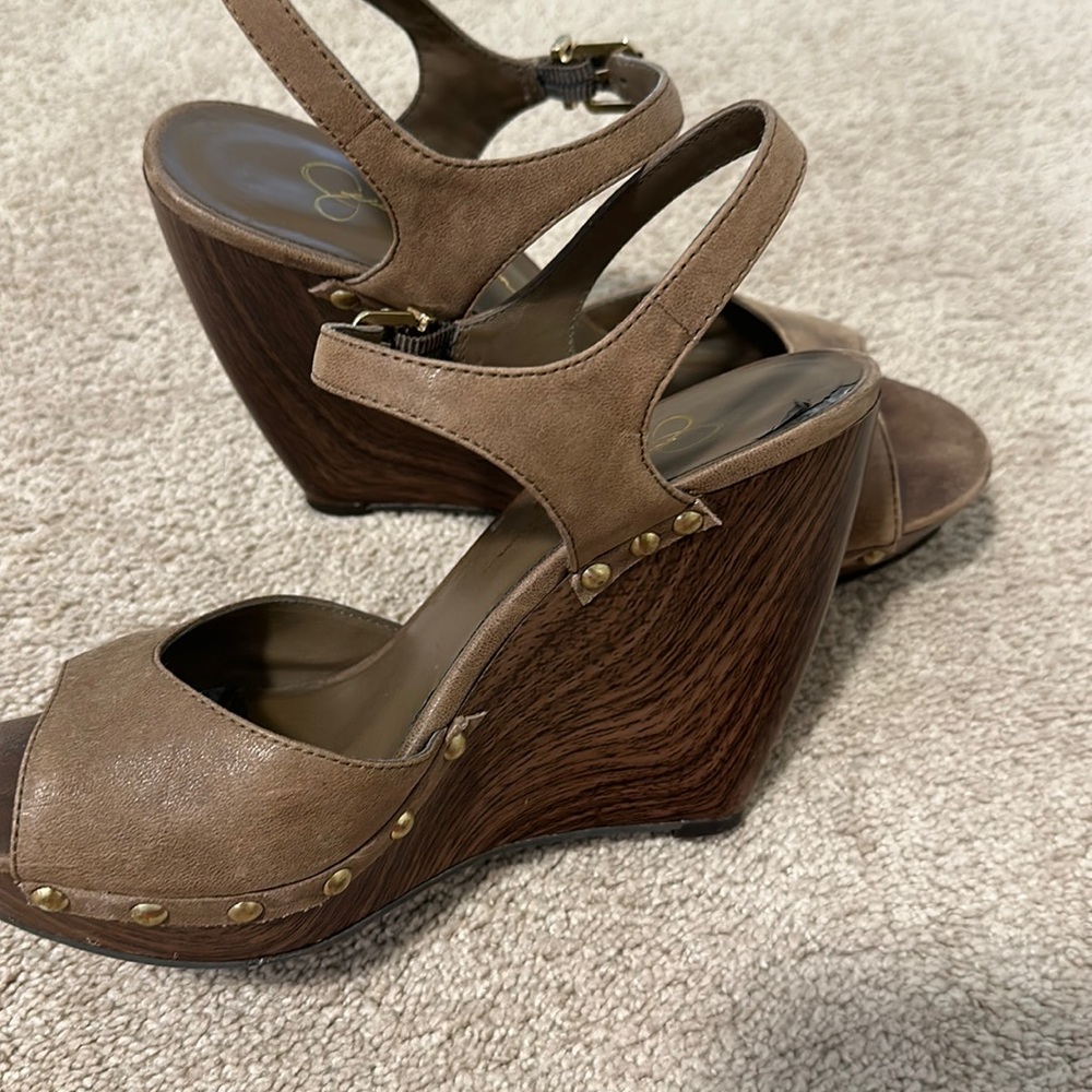 Jessica Simpson wedges-mushroom brown suede